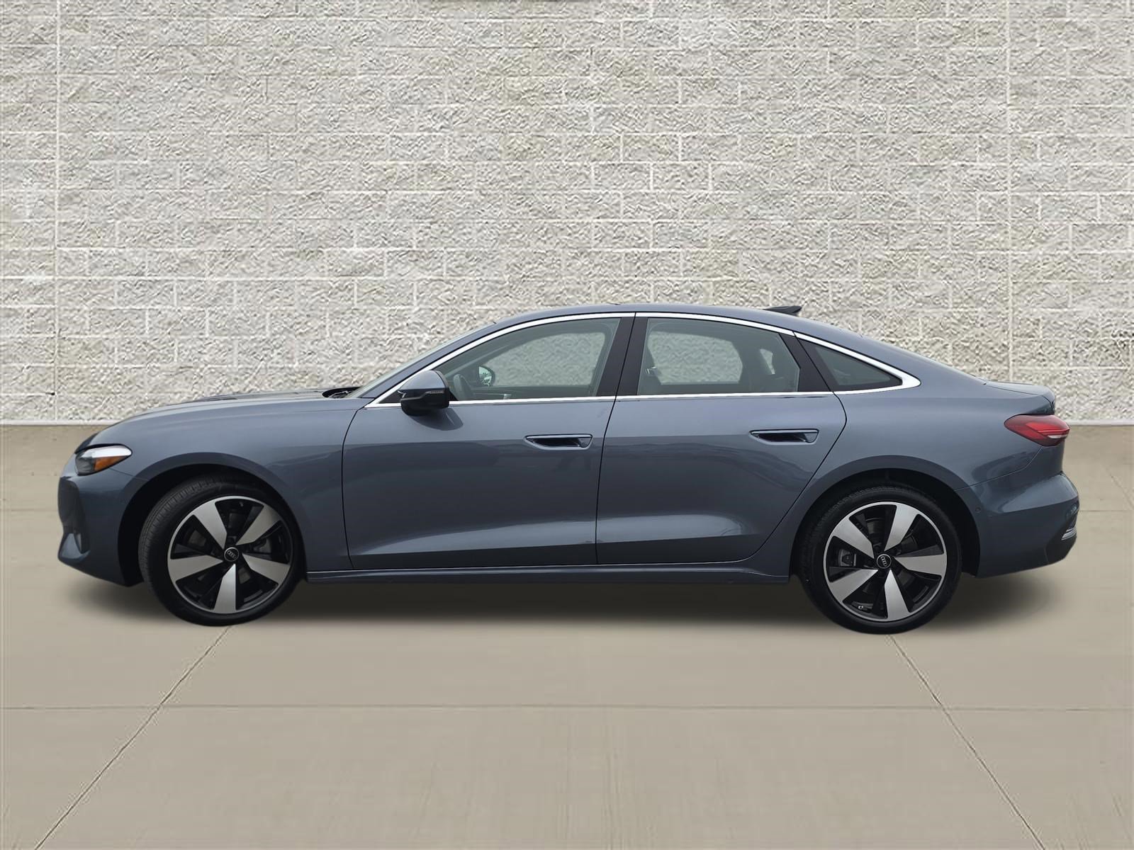 Used 2025 Horizon Blue Metallic Audi Premium image 4