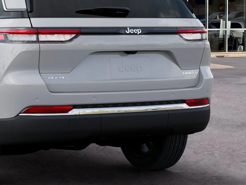New 2026 Bright White Clear-Coat Exterior Paint Jeep Limited image 15