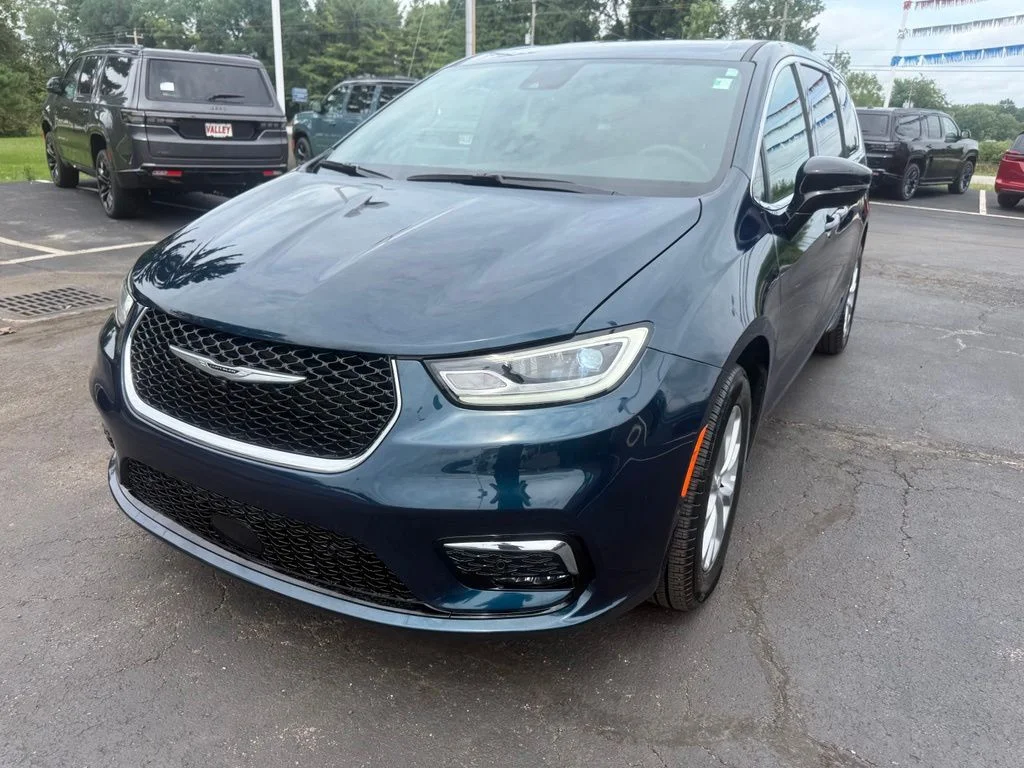 Certified Used 2025 Blue Chrysler Select image 9