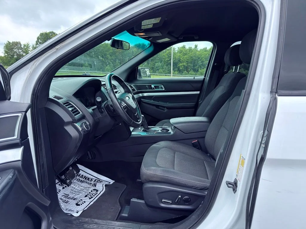 Used 2017 White Ford XLT image 18