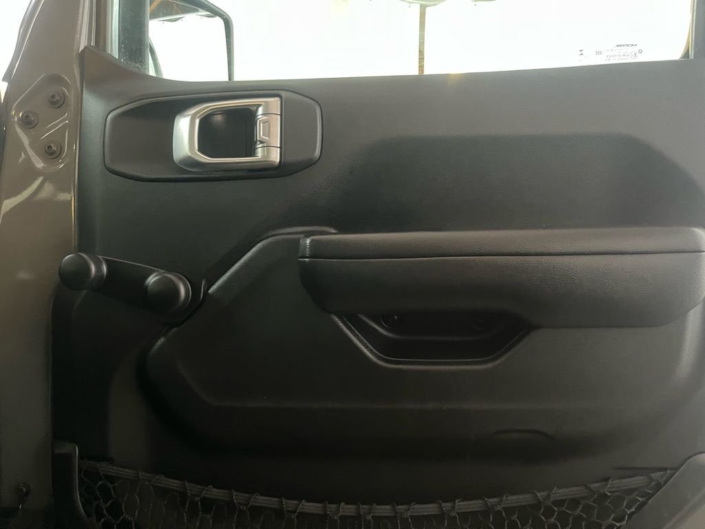 Used 2018 Gray Jeep Unlimited Sport image 12