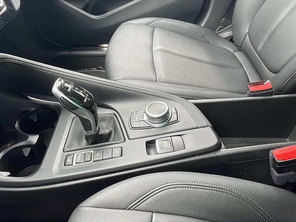 Used 2022 Black BMW xDrive28i image 23