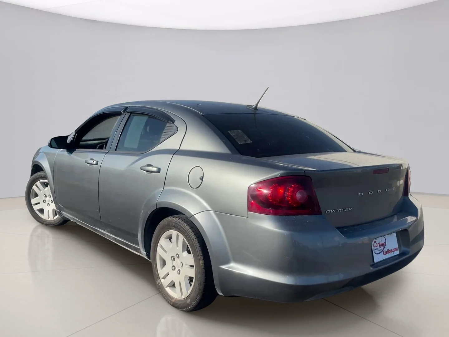 Used 2013 Grey Dodge SE image 4