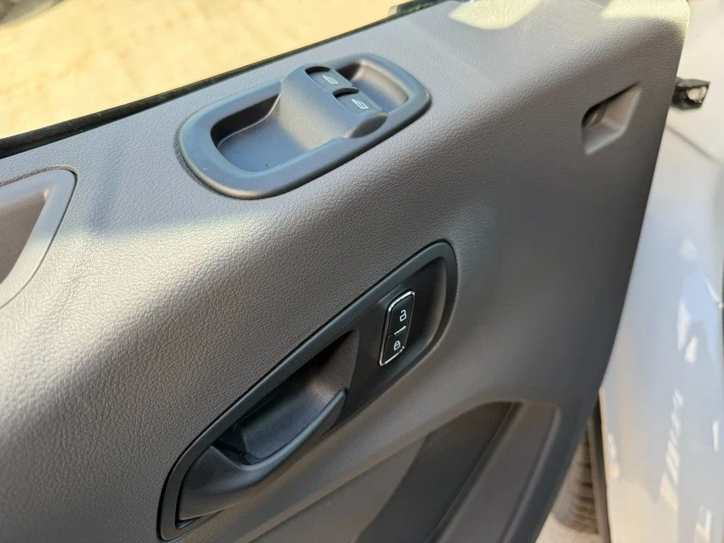 2025 Ford Transit Passenger Van XL - Photo 18