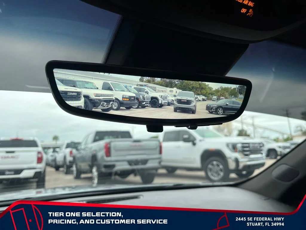 Used 2024 Argent Silver Metallic Cadillac Sport image 33