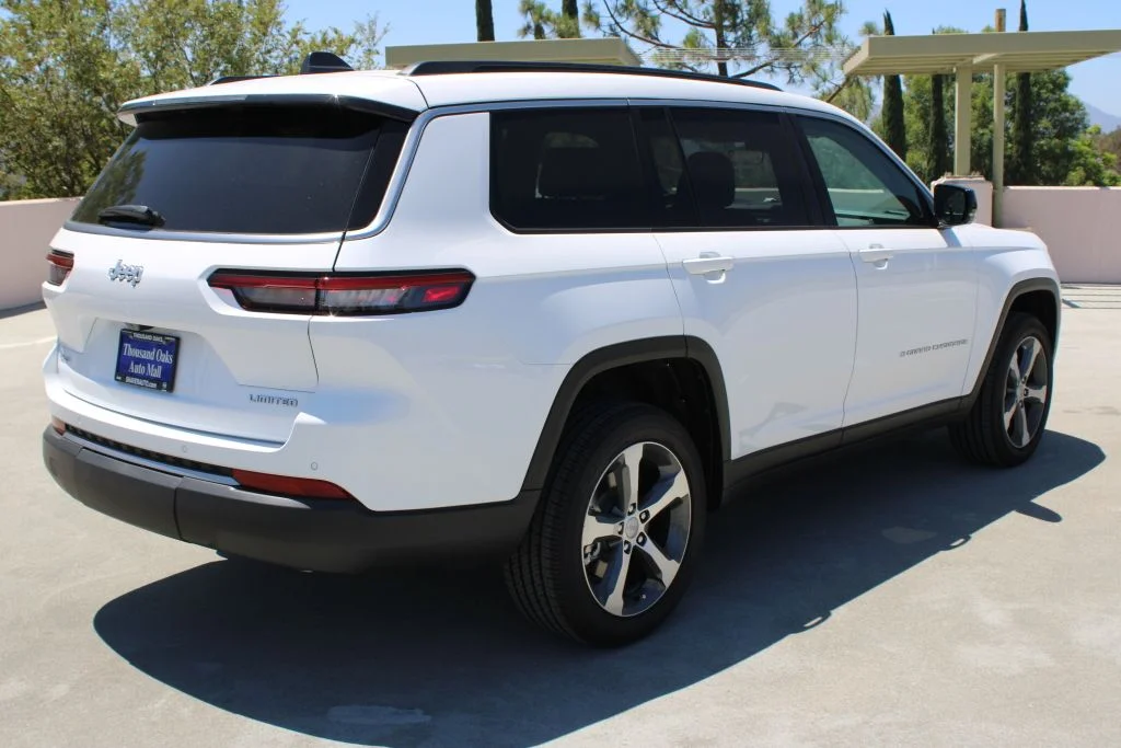 New 2026 Bright White Clearcoat Jeep Limited image 4