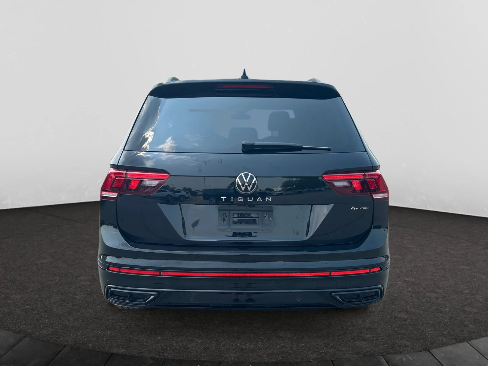 Used 2024 Black Volkswagen Comfortline R-Line Black Edition Leather Sunroof Navigation image 4
