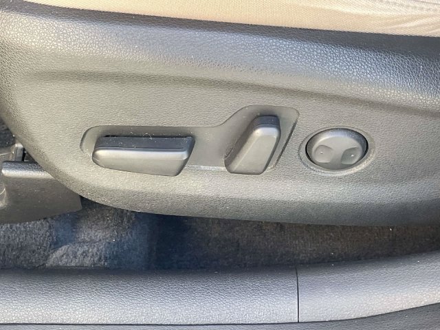 Used 2017 Ruby Hyundai Eco image 13