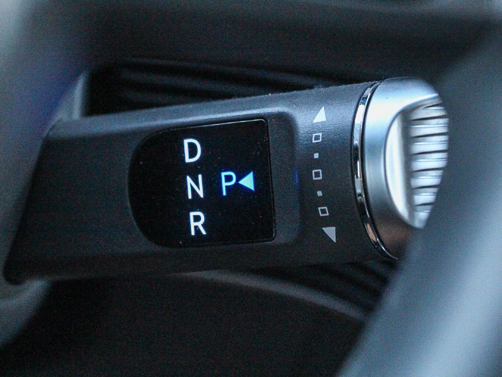 Used 2024 Green Hyundai SEL image 23