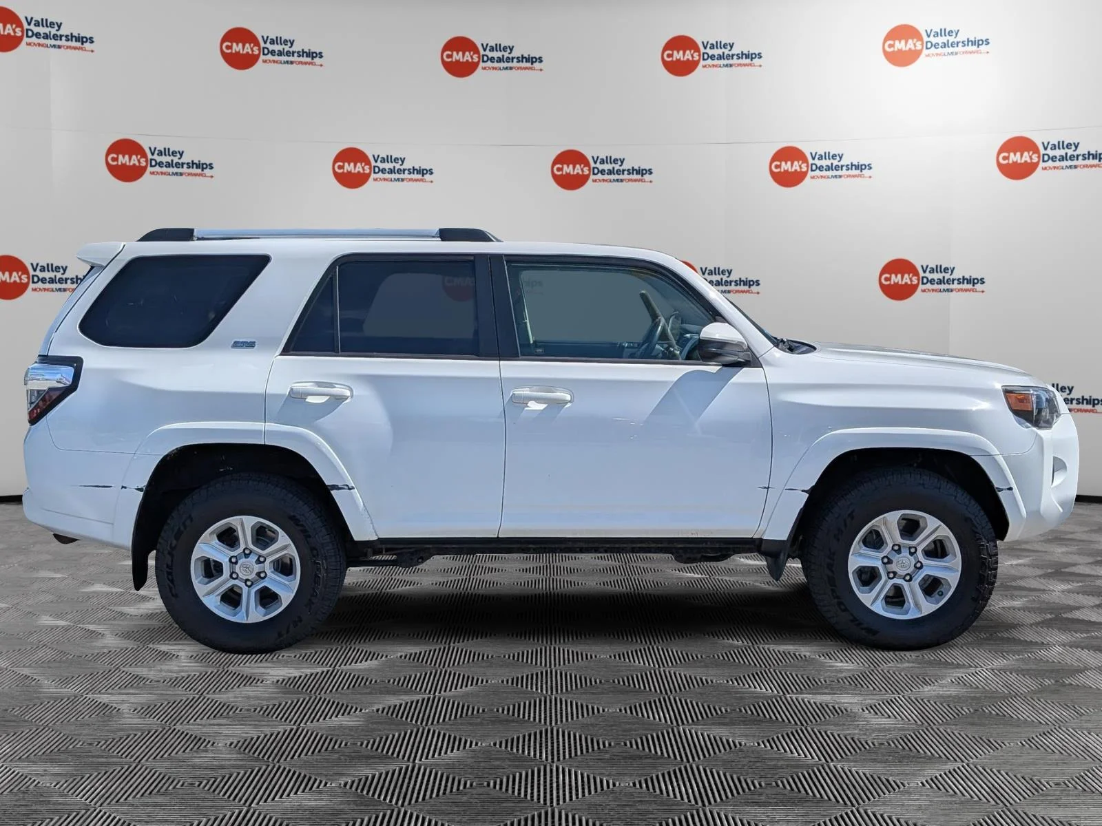 Used 2019 Super White Toyota SR5 image 12