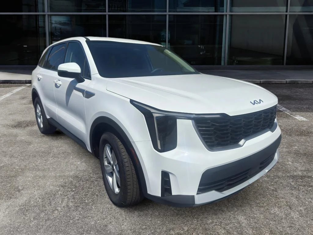 New 2026 Glacial White Pearl Kia LX image 3