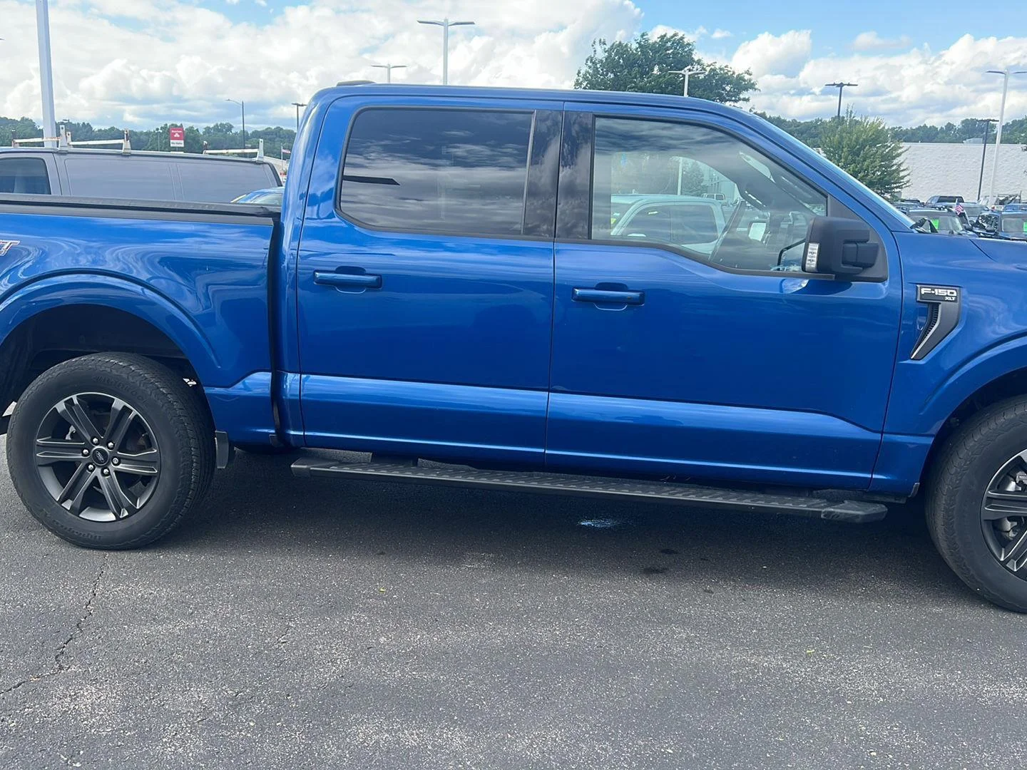 Used 2023 Atlas Blue Ford XLT image 4