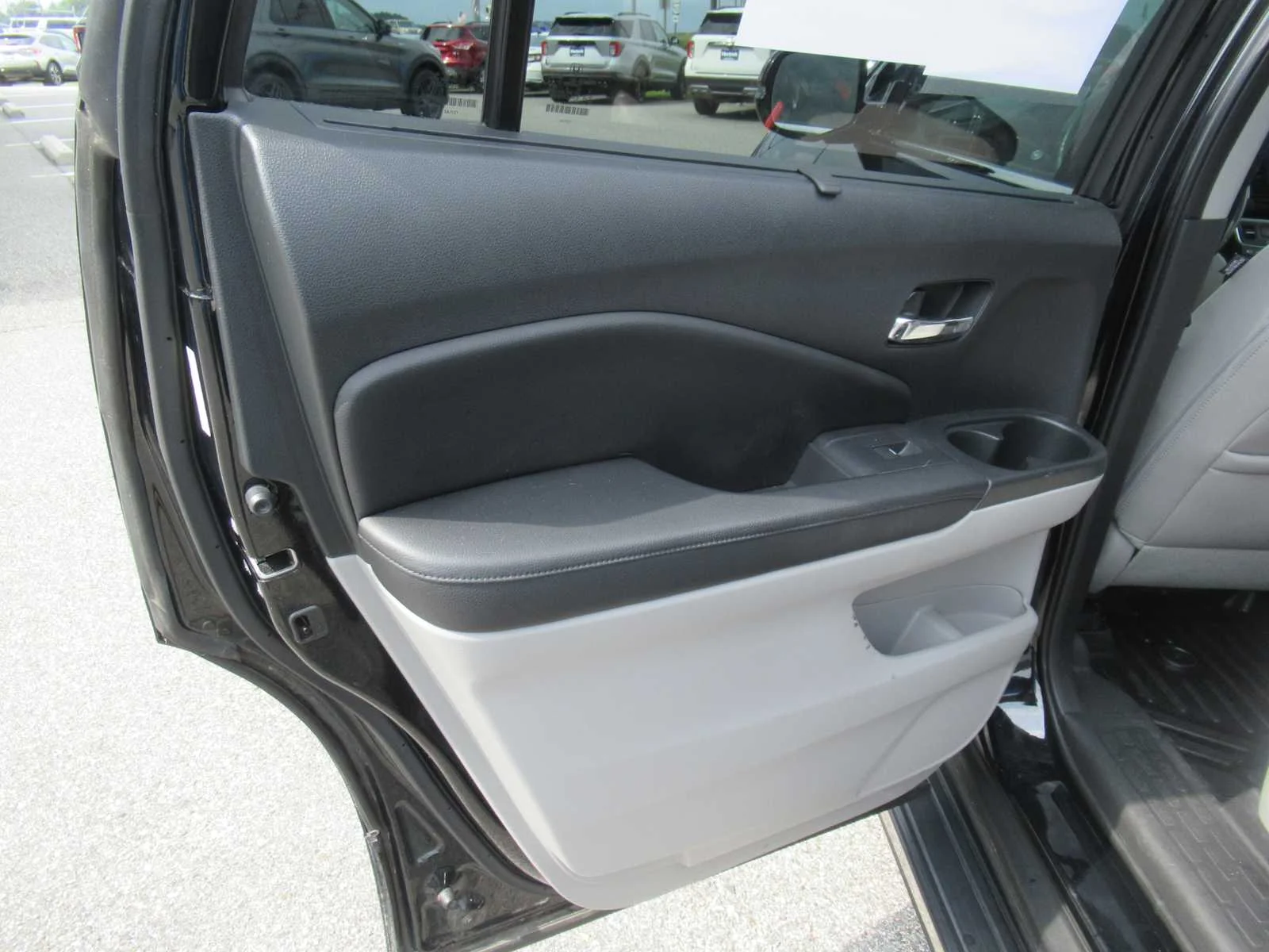 Used 2016 Black Forest Pearl Honda Touring image 24