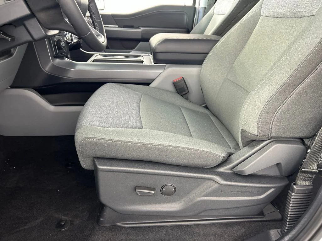 New 2026 Oxford White Ford XLT image 20