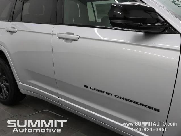 New 2026 Silver Zynith Exterior Paint Jeep Limited image 28