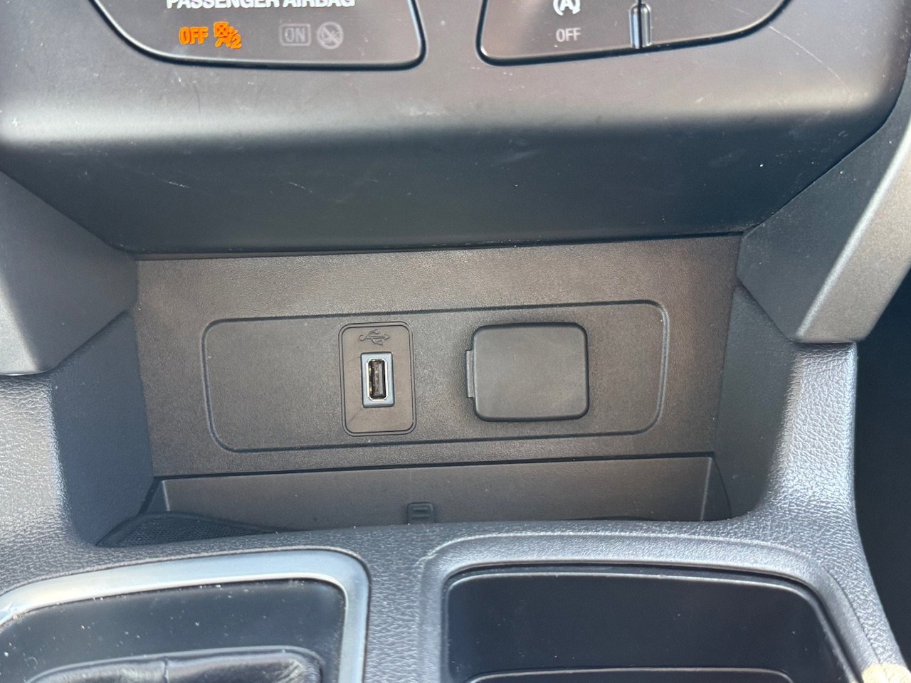 Used 2018 Lightning Blue Metallic Ford SE image 20