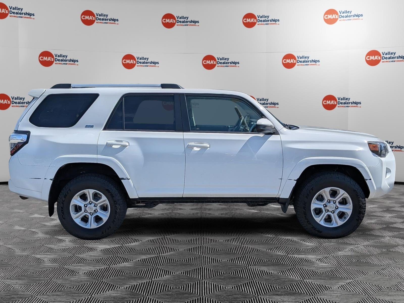 Used 2019 Super White Toyota SR5 image 12