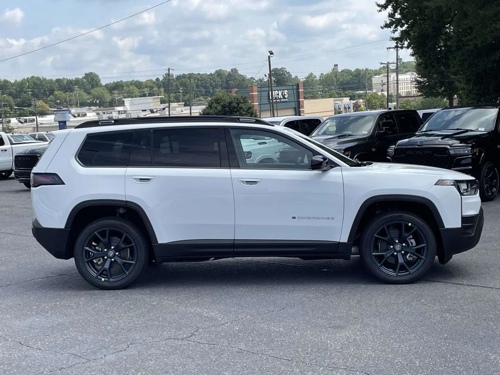 New 2026 Bright White Clearcoat Jeep Laredo image 9