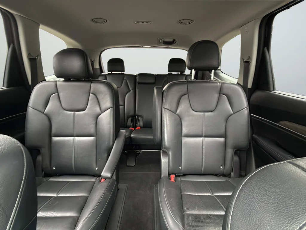 Used 2022 Black Kia EX image 33