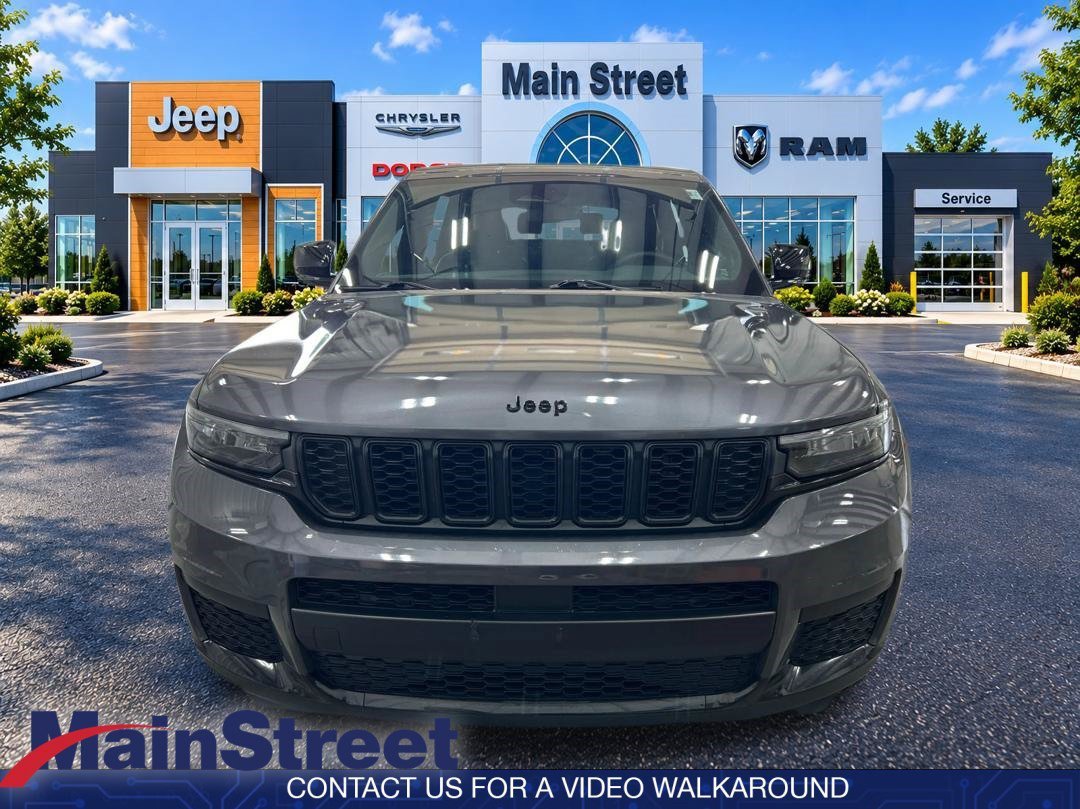 Used 2024 Baltic Gray Metallic Clearcoat Jeep Altitude image 8