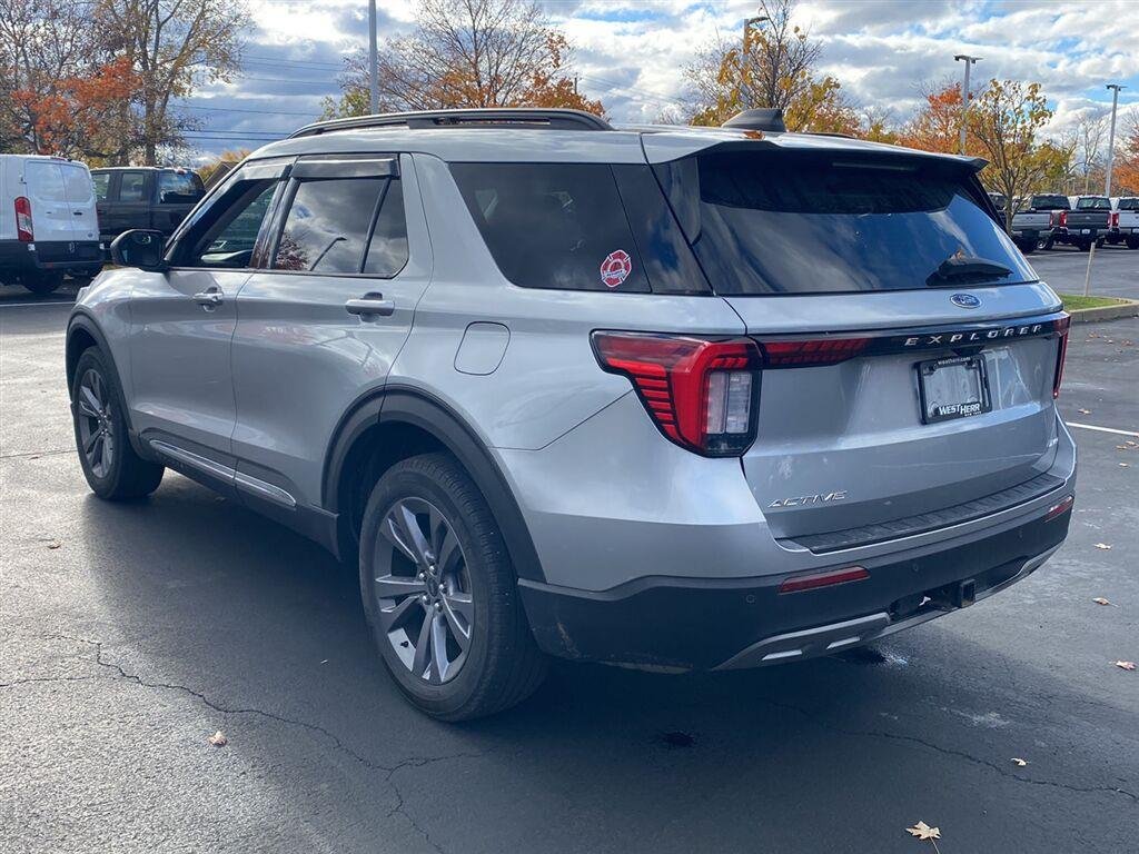 Used 2025 Iconic Silver Ford Active image 9