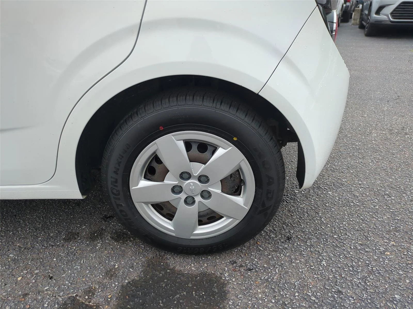Used 2016 Summit White Chevrolet LS image 11
