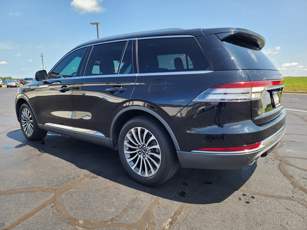Used 2020 Infinite Black Metallic Lincoln Reserve image 8