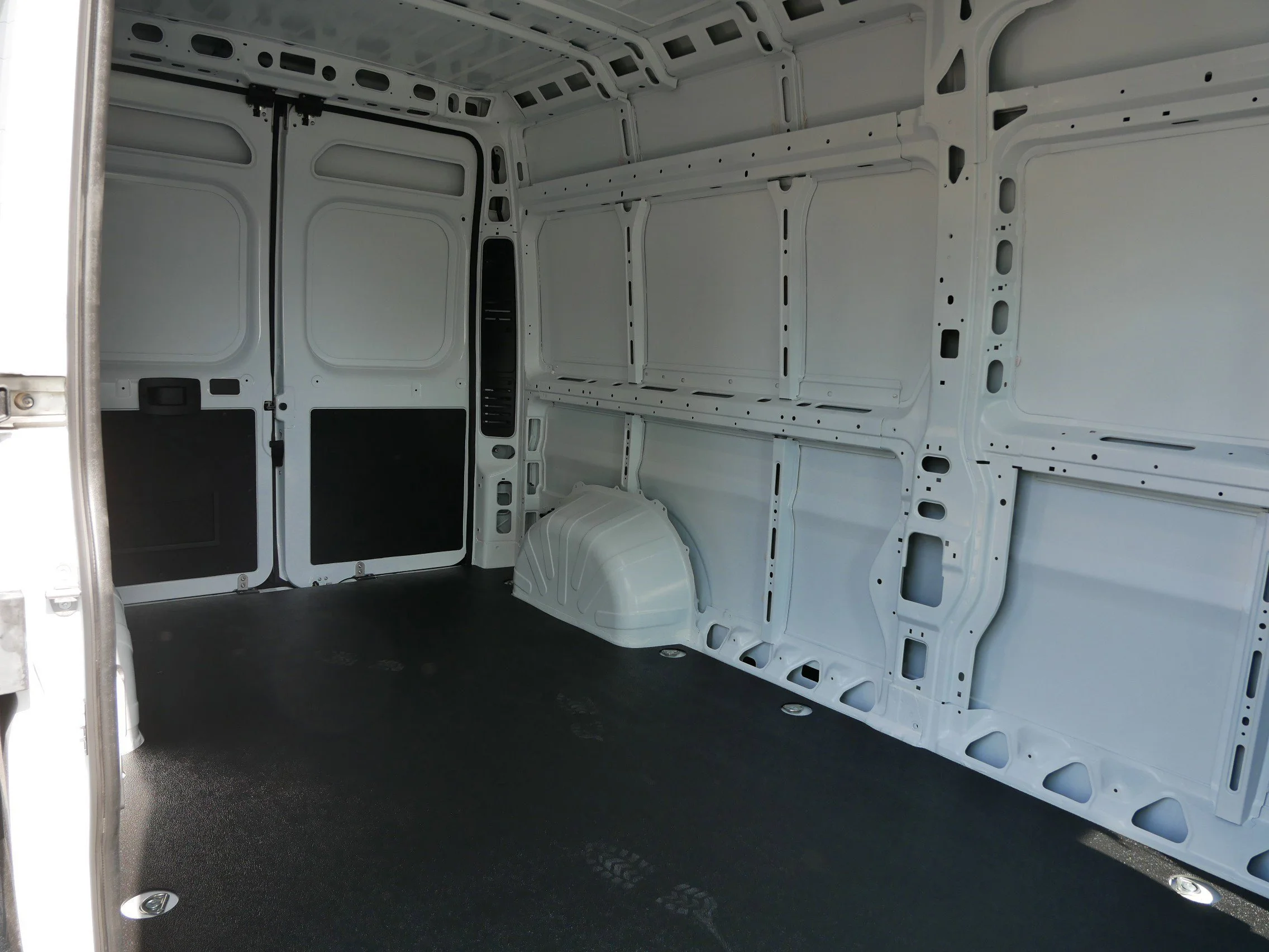 New 2026 Bright White Clearcoat RAM Tradesman image 10