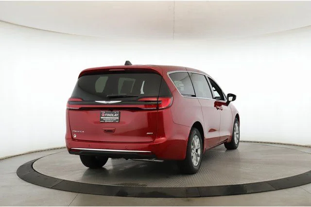 2026 Chrysler Pacifica Select - Photo 7
