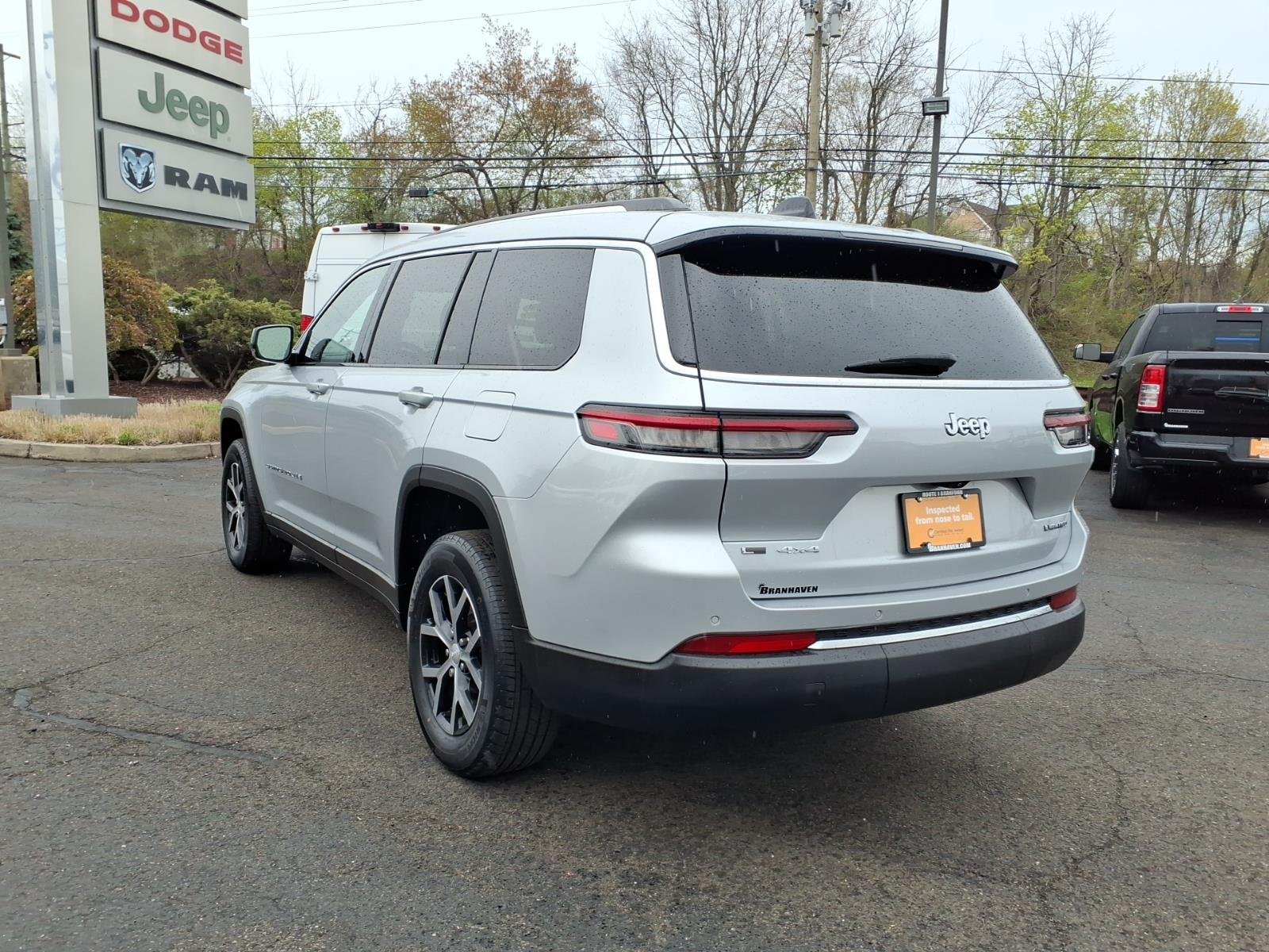 Used 2023 Silver Jeep Limited image 5