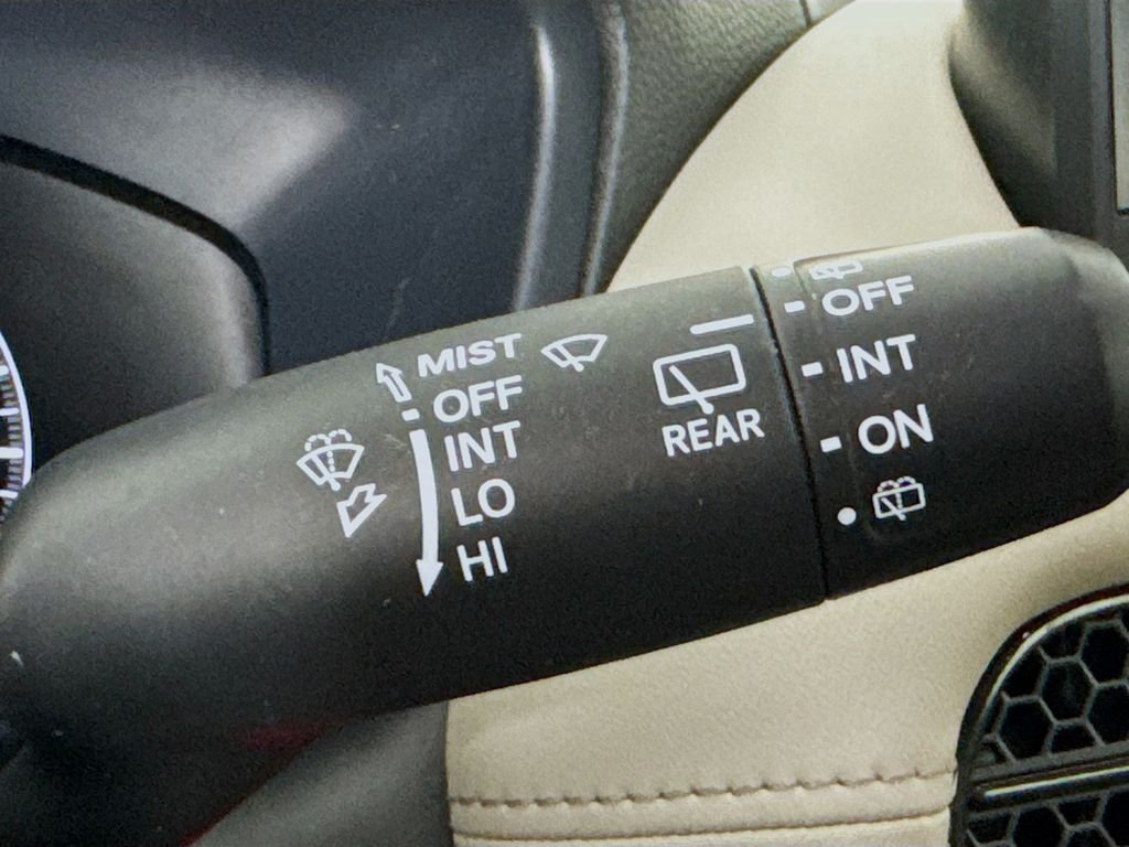 Used 2023 Silver Honda LX image 14