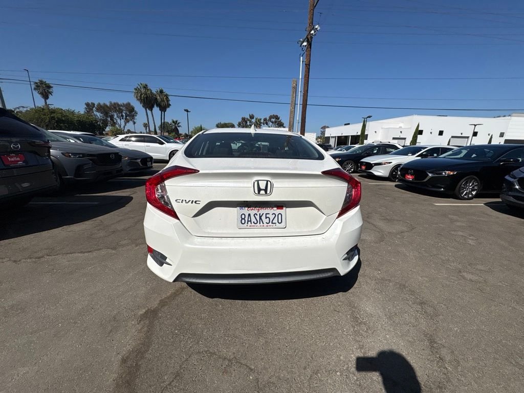 Used 2017  Honda EX image 7
