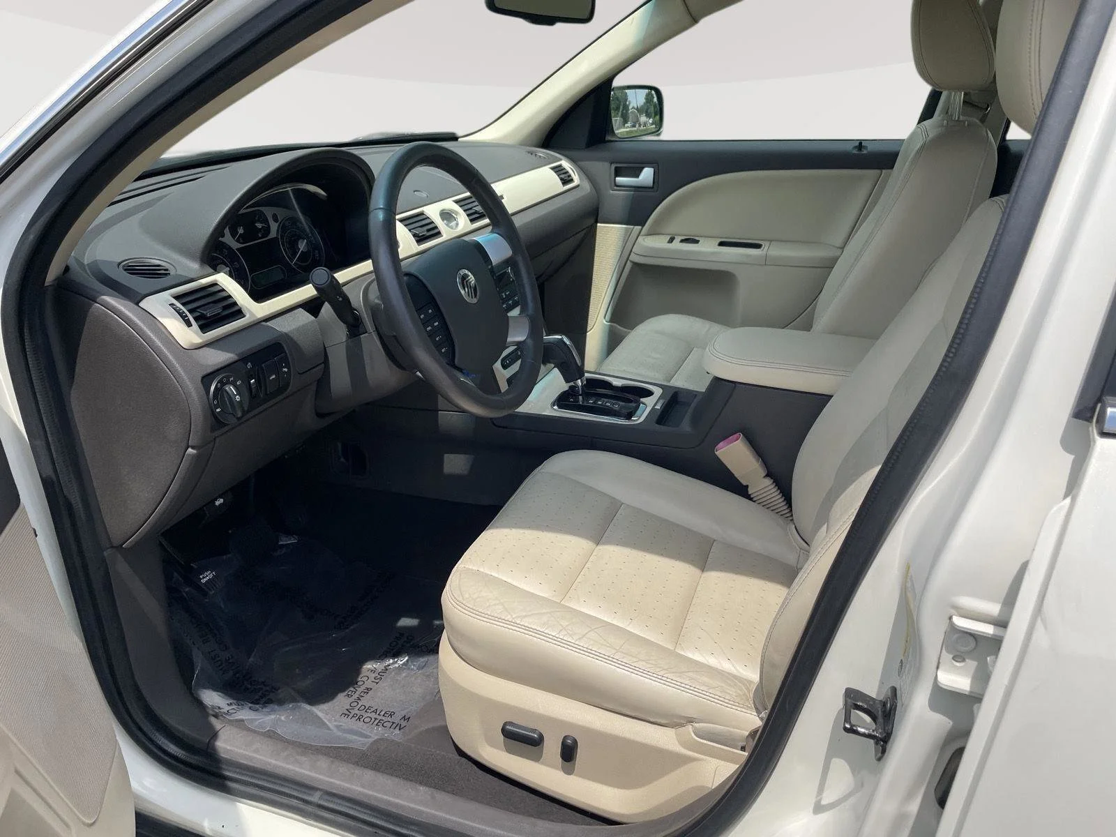 Used 2009  Mercury Premier image 7
