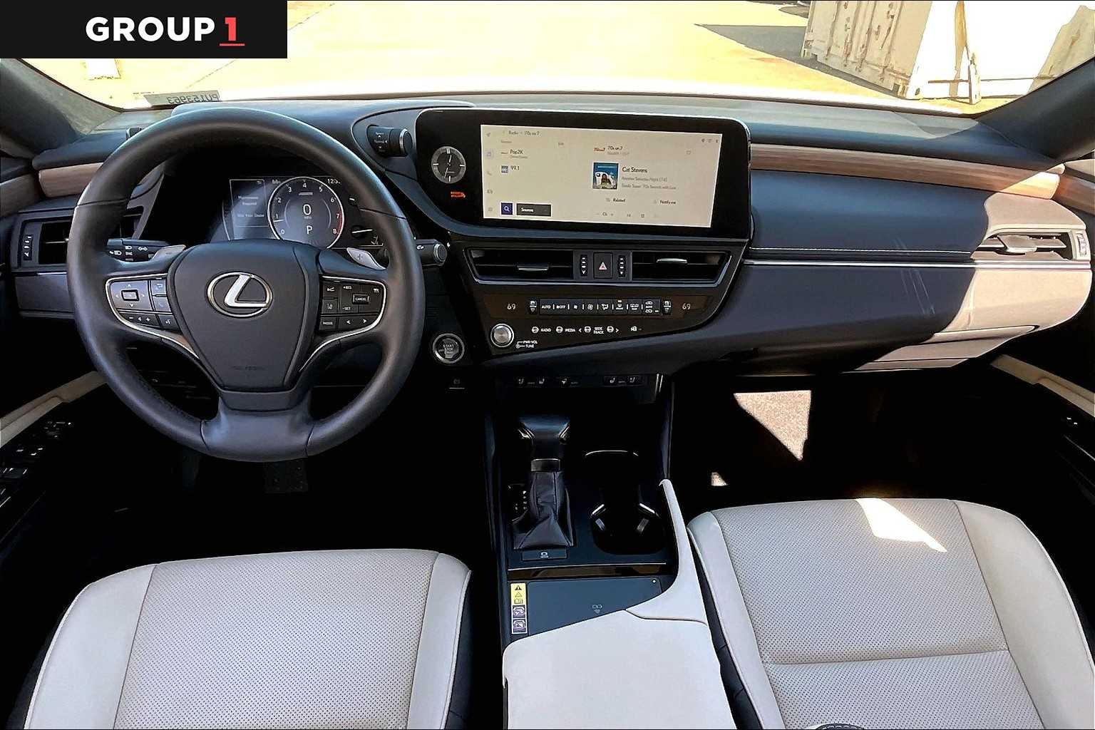 Used 2023 Eminent White Pearl Lexus  image 16