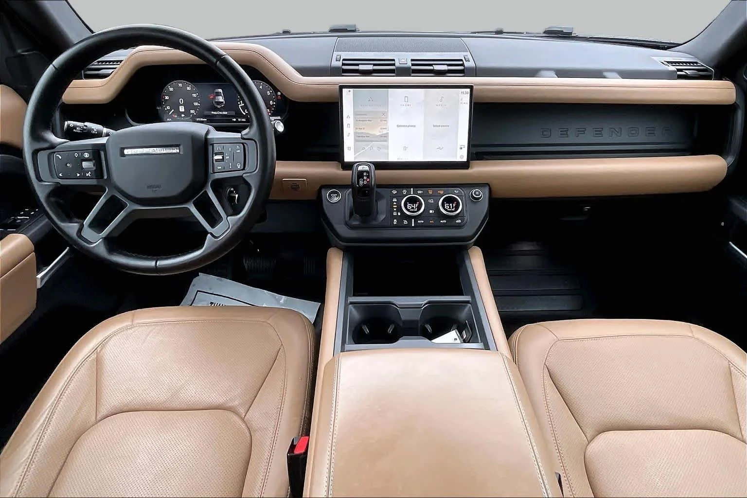 Used 2025  Land Rover X-Dynamic SE image 14