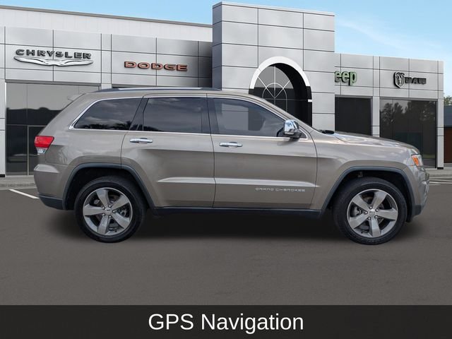 Used 2016 Beige Jeep Limited image 3