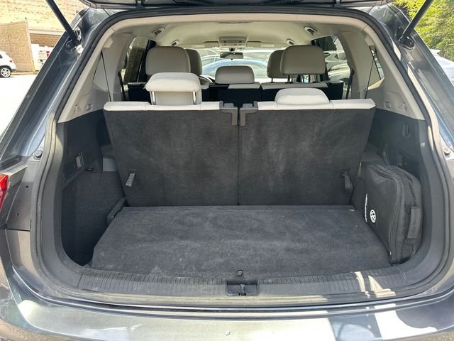 Used 2018 Gray Volkswagen 2.0T SE image 17