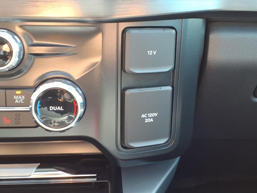 Used 2025 Gray Ford Lariat image 29