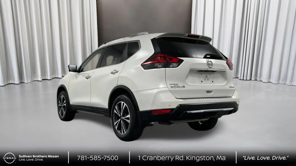 Used 2020 White Nissan SV image 7