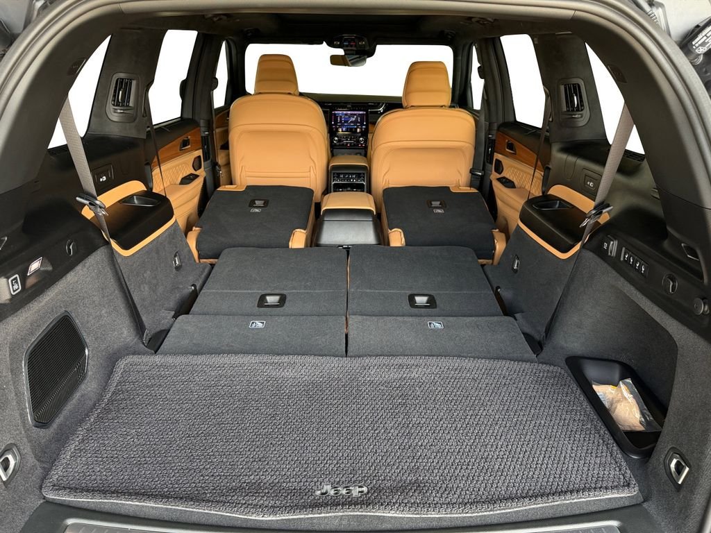 Used 2025 Gray Jeep Summit image 28