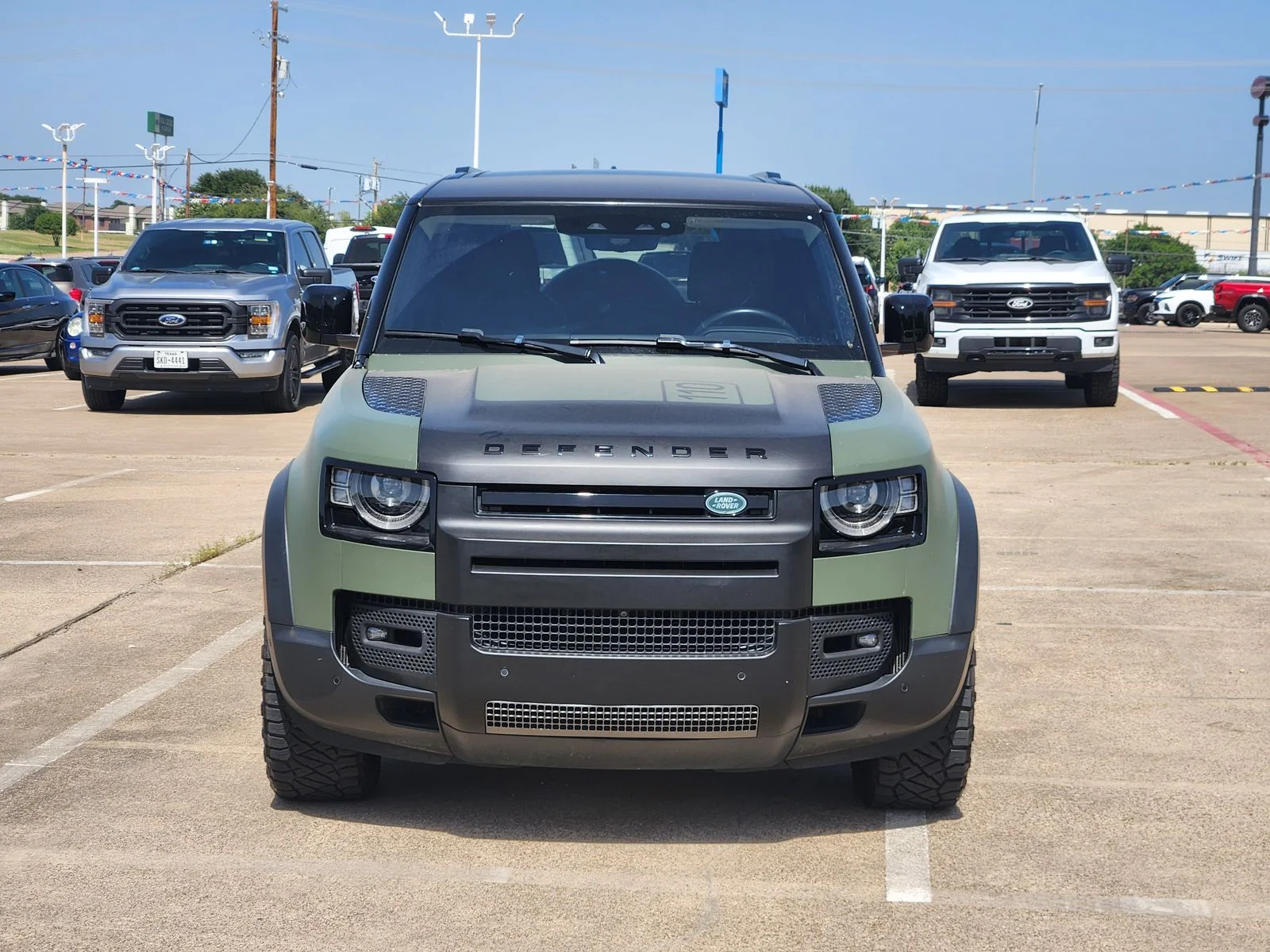 Used 2020 Green Land Rover HSE image 2