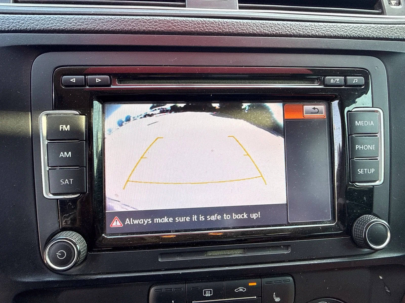 Used 2015  Volkswagen 1.8T SE image 18