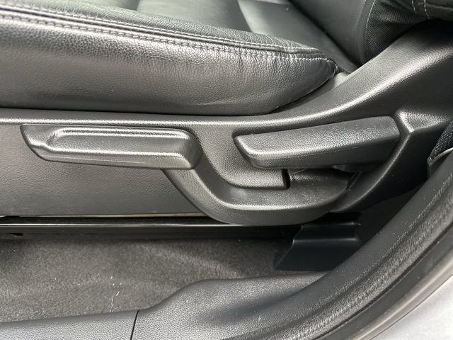 Used 2018 Silver Honda EX-L image 12