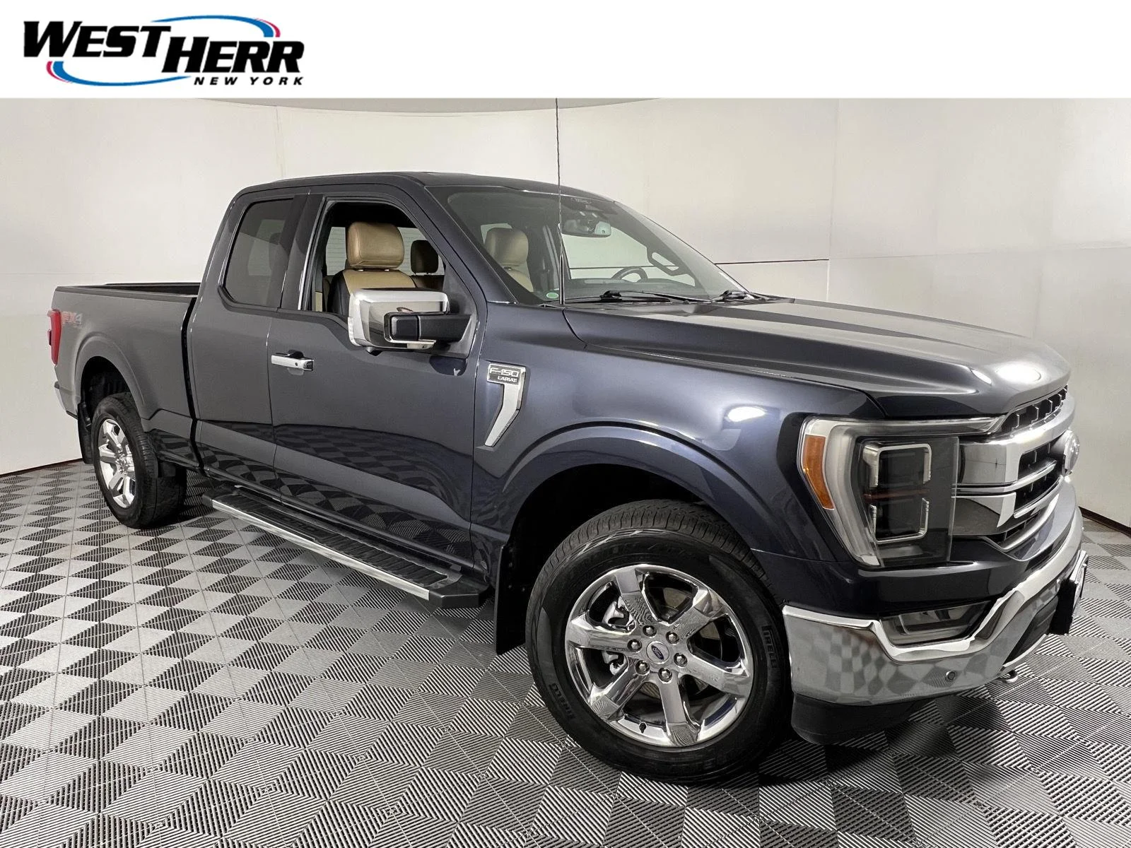 Used 2022 Smoked Quartz Metallic Tinted Clearcoat Ford LARIAT image 1