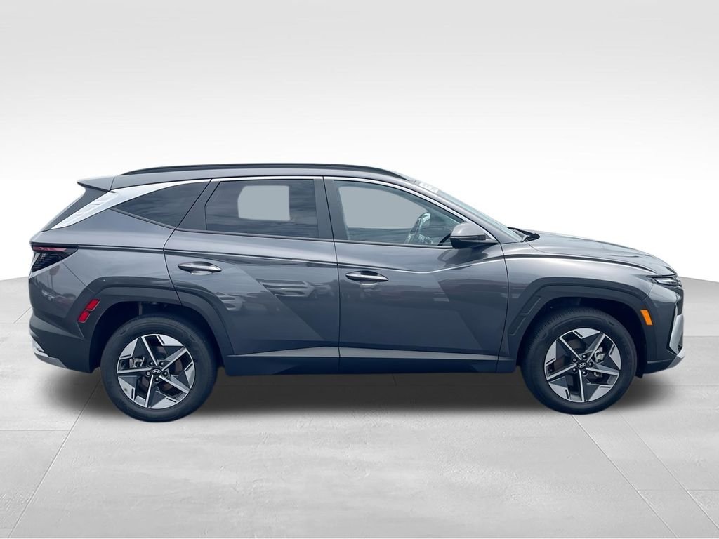Certified Used 2025 Gray Hyundai SEL Convenience image 9