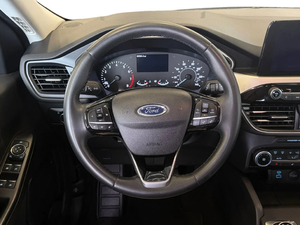 Used 2022 Gray Ford SE image 18