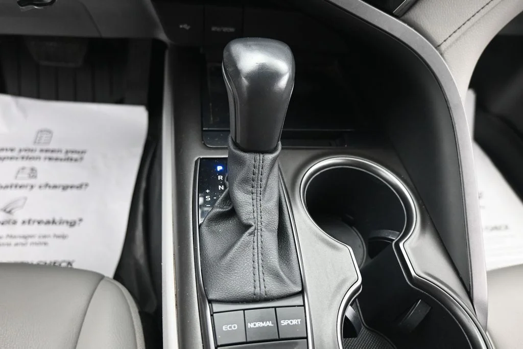 2022 Toyota Camry SE - Photo 22