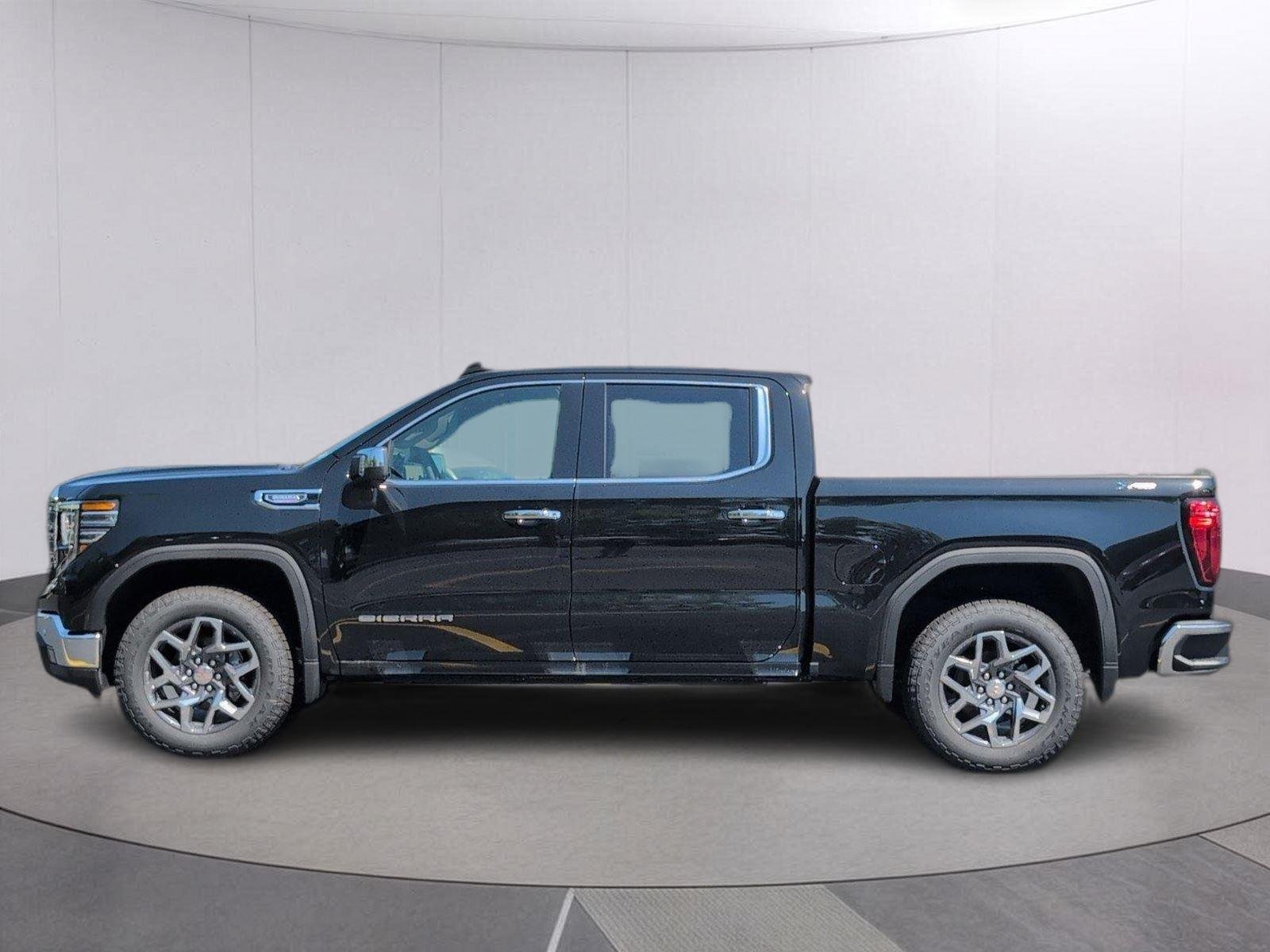 New 2026 Onyx Black GMC SLT image 2