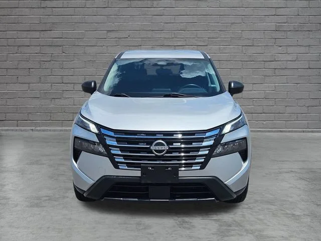 Used 2024 Silver Nissan S image 8