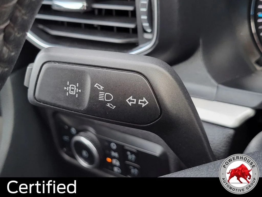 Used 2024 Silver Ford XLT image 32